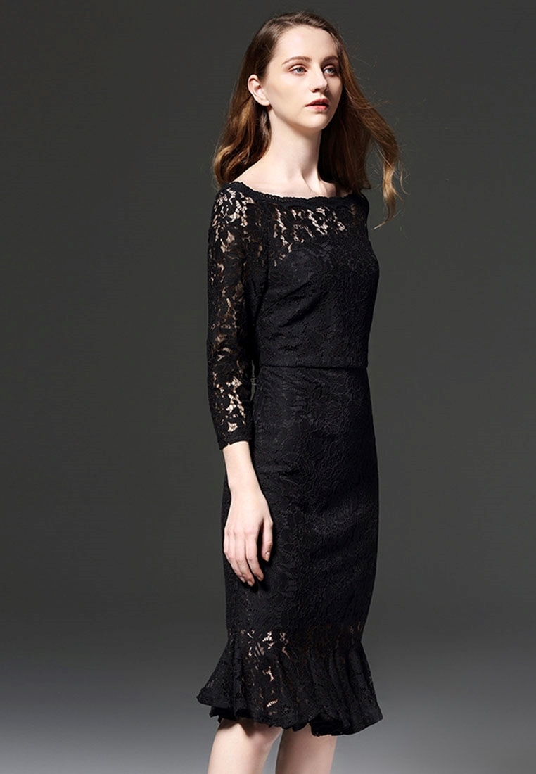 Picture of Elegant fish tail lace sleeve dress