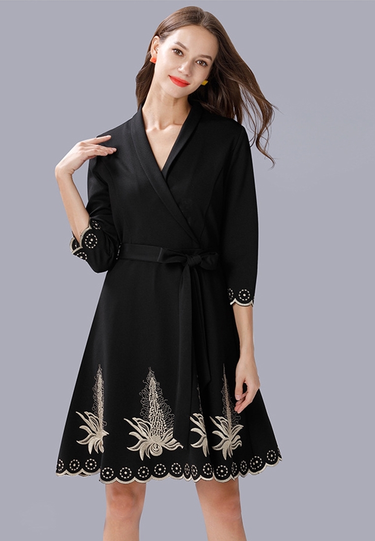 Picture of Embroidery Bottom 3/4 Sleeve Big Size Dress