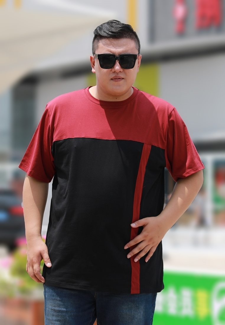 Plus size red and black contrast color cotton t-shirt.