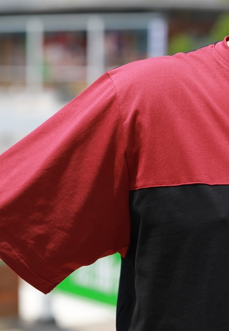 Sleeve view of plus size red and black contrast color cotton t-shirt.
