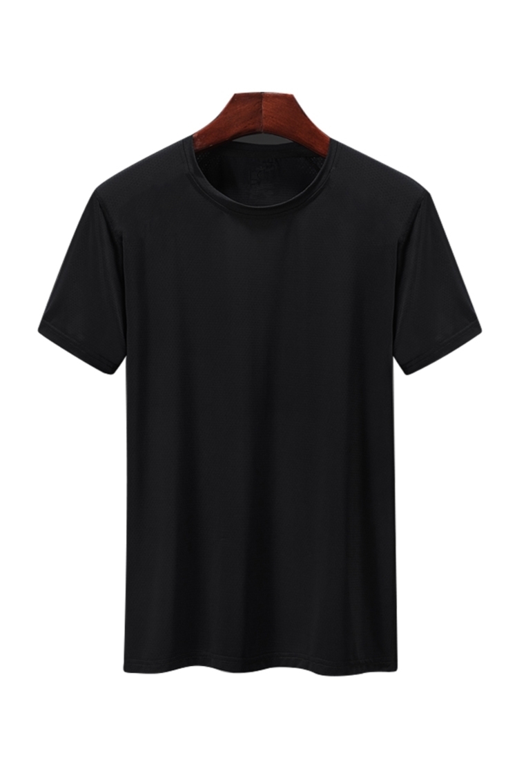 Plus size basic dry fit t-shirt in black color.